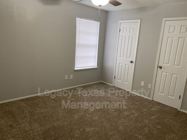 Foto del edificio - 1407 Courtney Pl