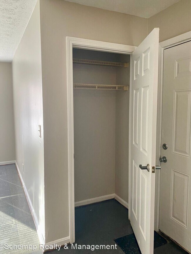 Foto del edificio - 3 br, 1 bath House - 2433 Slevin St. #2