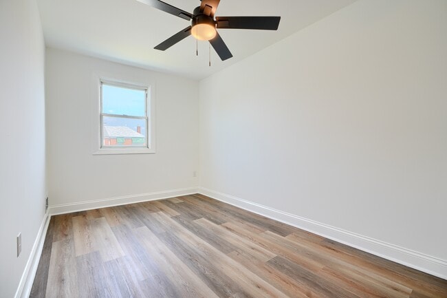 Building Photo - 2204 Redthorn Rd