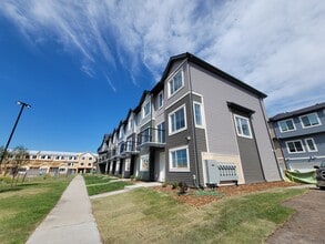 Building Photo - 3640-139 139 Ave NW
