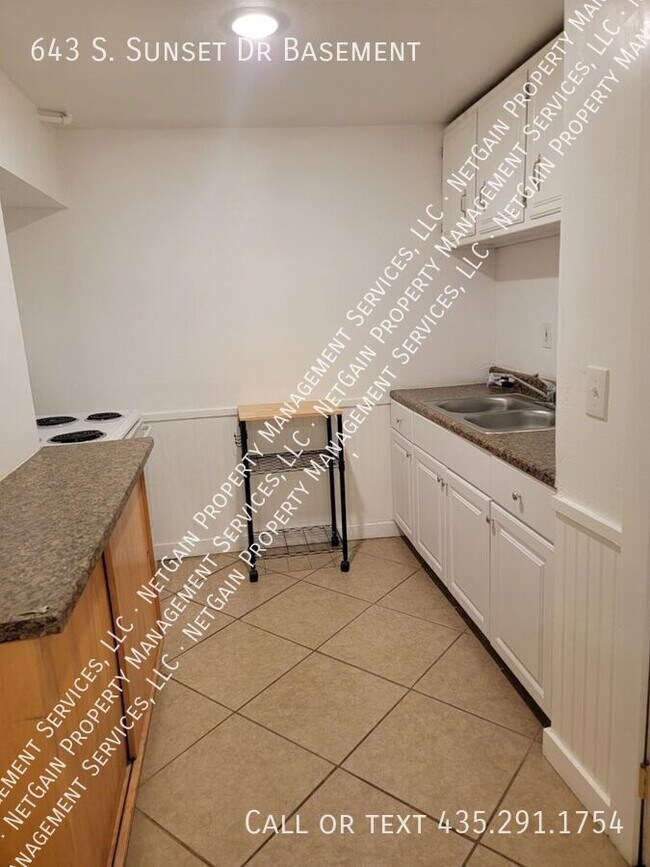 Foto del edificio - 2 Bedroom 1 Bath Basement Apartment