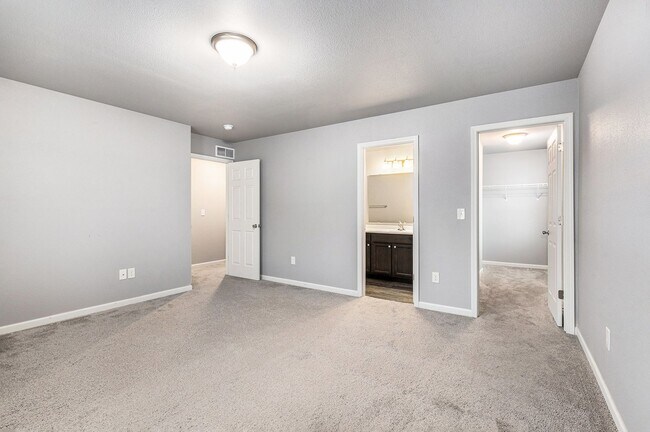 Building Photo - Beautiful home for rent in Hudsonville MI