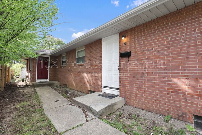 Building Photo - 711 S Chesterfield Rd