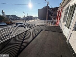 Building Photo - 107 N High St