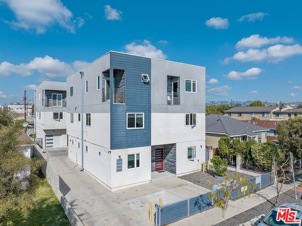 Foto principal - 1861 S Curson Ave