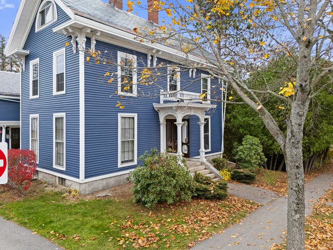 Building Photo - 135 Cedar St