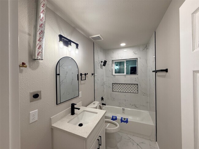 Foto del edificio - 5238 Pease St