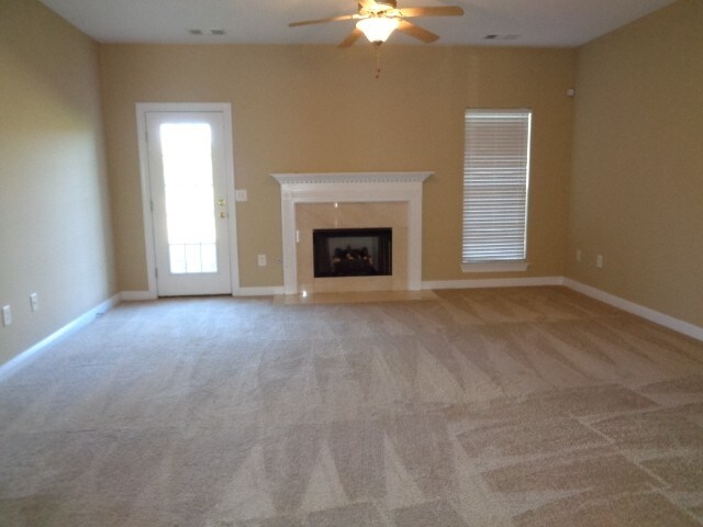 Foto del edificio - 1058 Riverspring Drive