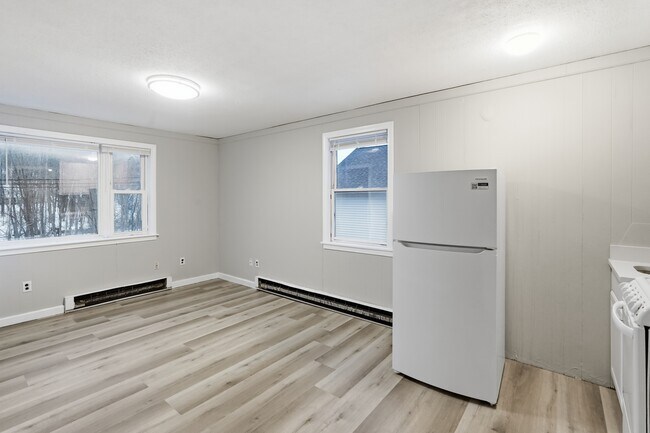 Foto del edificio - 26 Old West Brookfield Rd