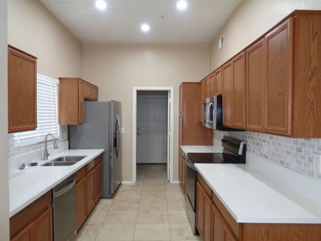 Building Photo - 8054 W Zoe Ella Way