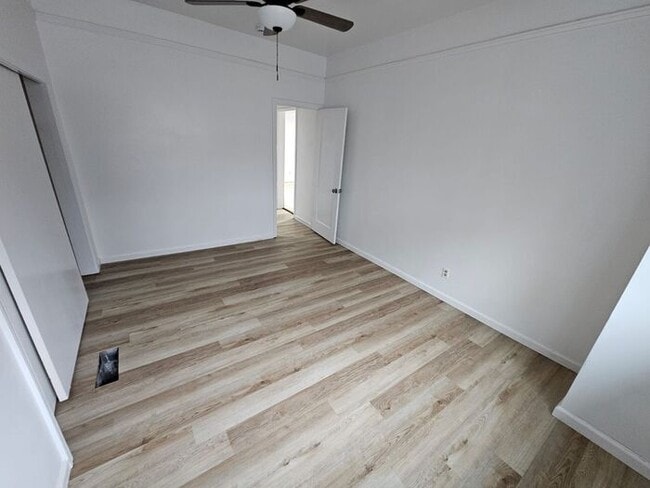 Building Photo - For Rent 2 Bed 1 bath, Plus basement, Duplex Home for rent