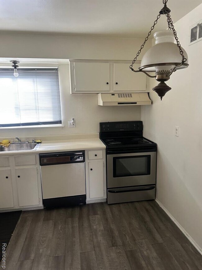 Foto del edificio - 25332 Shiawassee Cir