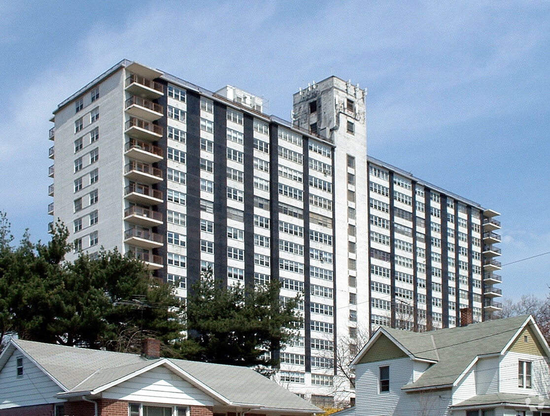 Building Photo - Embassy Towers