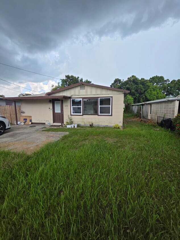 Foto principal - 6570 70th Ave N