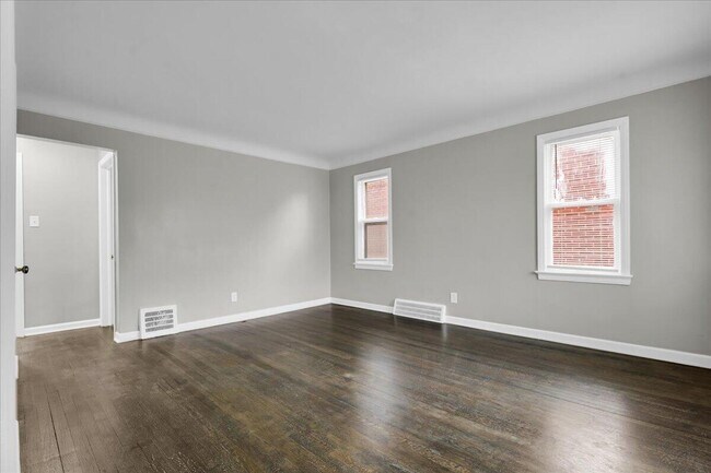 Foto del edificio - 11235 Portlance Ave