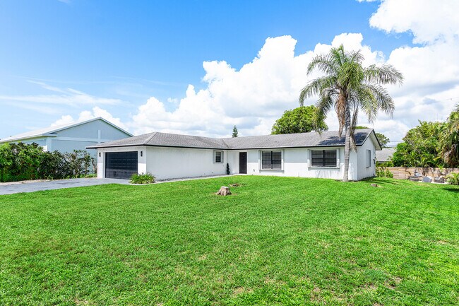 Building Photo - 3135 S Seacrest Blvd
