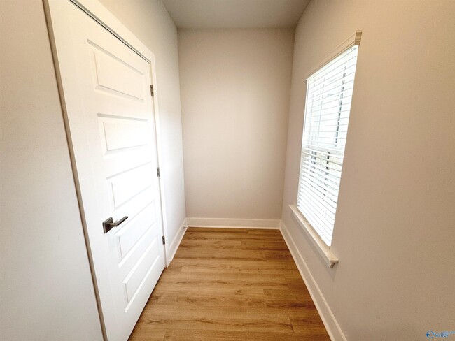 Building Photo - 463 Raleigh Elm Dr