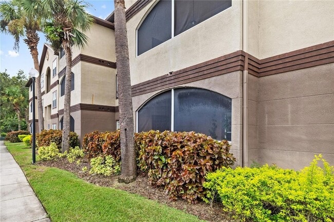 Building Photo - 16573 Enclave Village Dr