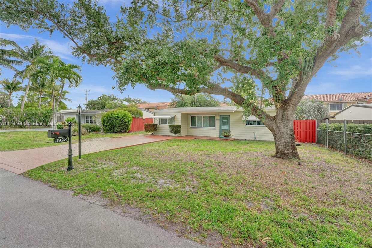 Primary Photo - 4928 SW 24th Ave