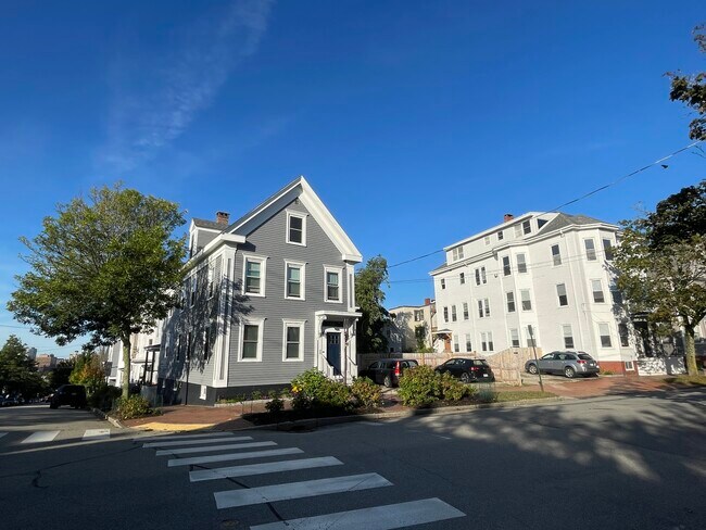 18 North & 26 North on Munjoy Hill. - 26 North St