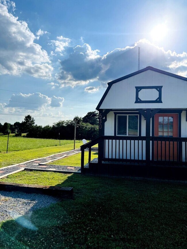 Foto del edificio - AIRBNB RENTAL ONLY - KARAGAN COTTAGE
