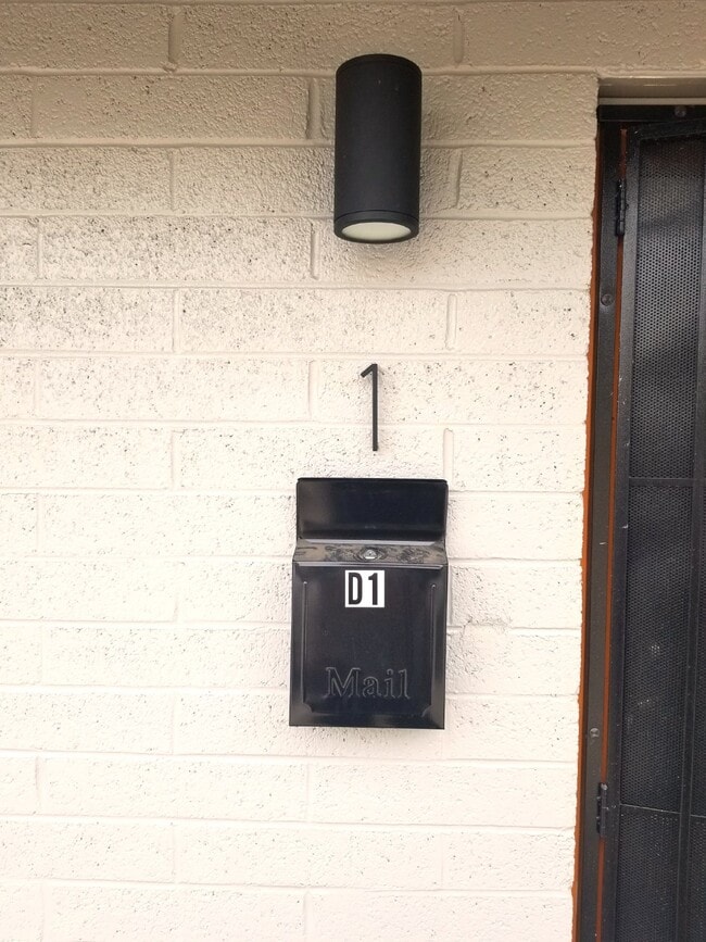 Photo - AWESOME 1 BEDROOM AND 1 BATHROOM FOR LEASE Apartment