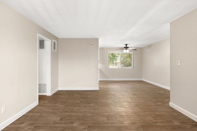 Foto del interior - Waldorf Apartments- Riverside, CA