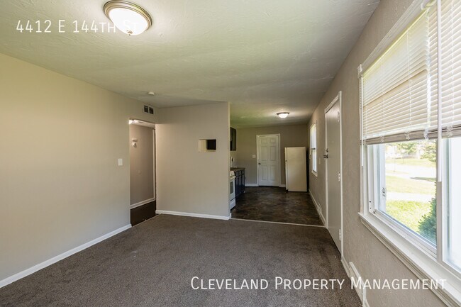 Building Photo - 2 Bedroom Ranch