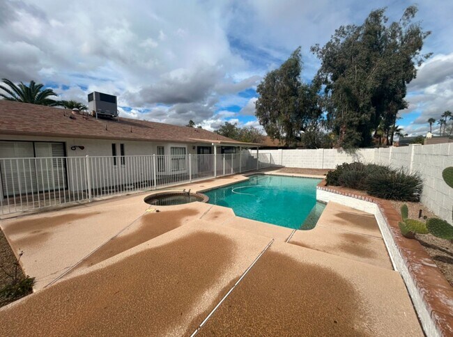 Foto del edificio - 3 bed 2 bath home near Kierland Scottsdale