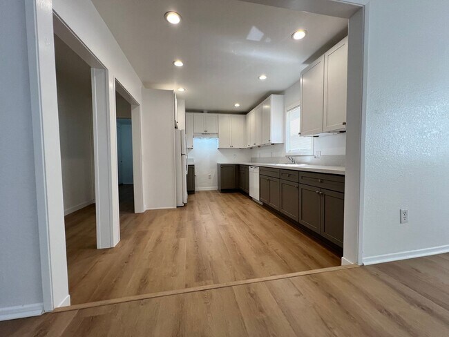 Foto del edificio - 9532 1/2 Cedar Street