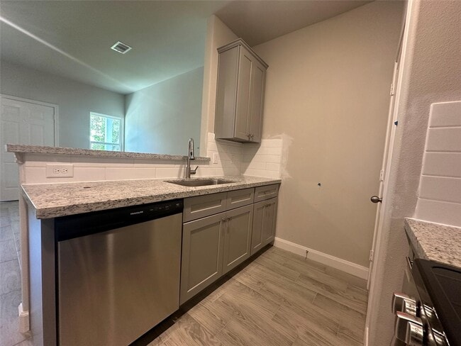 Building Photo - 104b Turner Dr