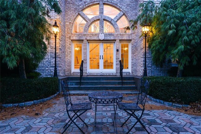 Foto del edificio - 45 Captain Wightman Ln