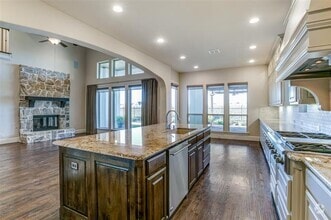 Building Photo - 631 Creekway Dr