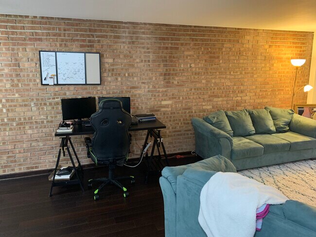 Foto del edificio - 2250 N Lincoln Ave