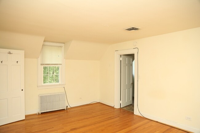 Building Photo - 1313 Hilltop Rd