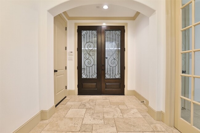 Building Photo - 1805 W 24th St