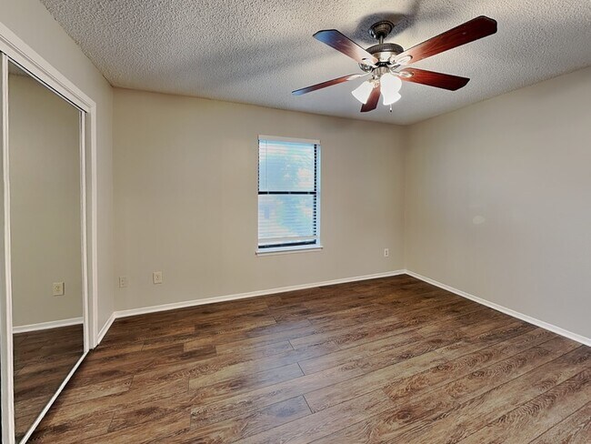 Foto del edificio - 934 Southmoor Dr