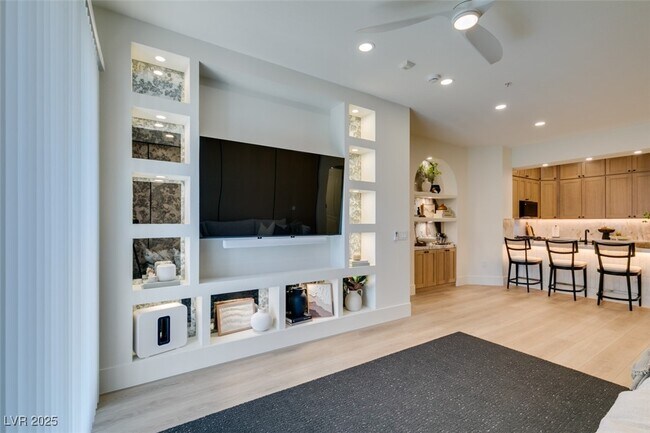 Foto del edificio - 32 E Serene Ave