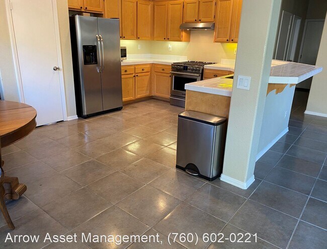 Building Photo - 4 br, 3 bath House - 1885 Day Star Ct.