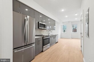 Building Photo - 245 N 12th St
