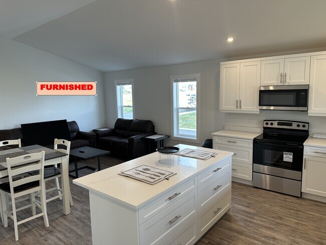 Photo du bâtiment - 8215-A-881A 81a St