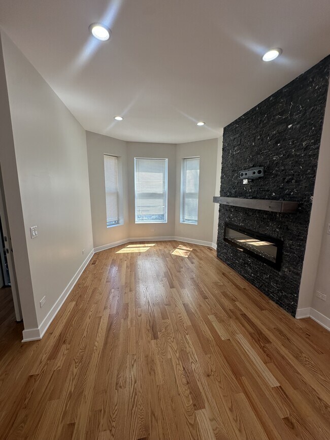 Foto del edificio - 6350 S Champlain Ave
