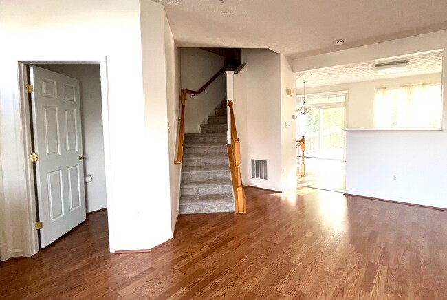 Foto del edificio - Stunning 3-bedroom, 2.5-bathroom home located in the desirable Abingdon, MD