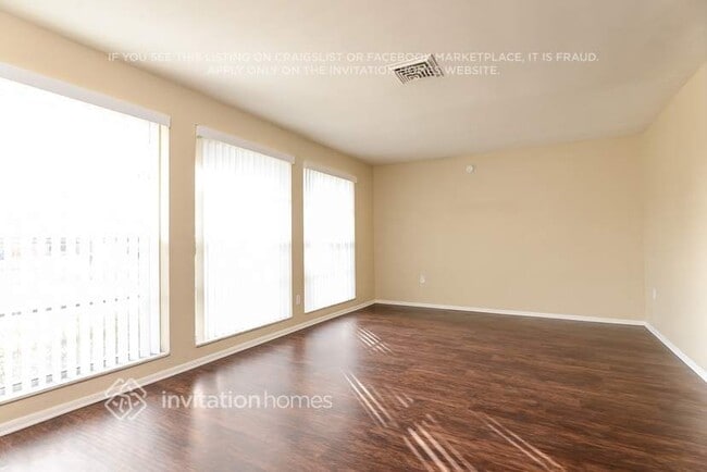 Foto del edificio - 2111 Almeria Way S