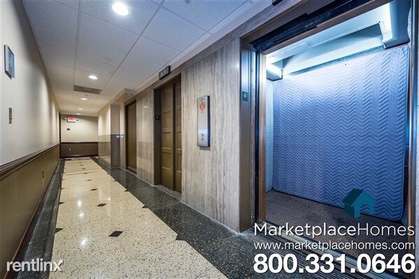 Foto del edificio - 30 E Central Pkwy