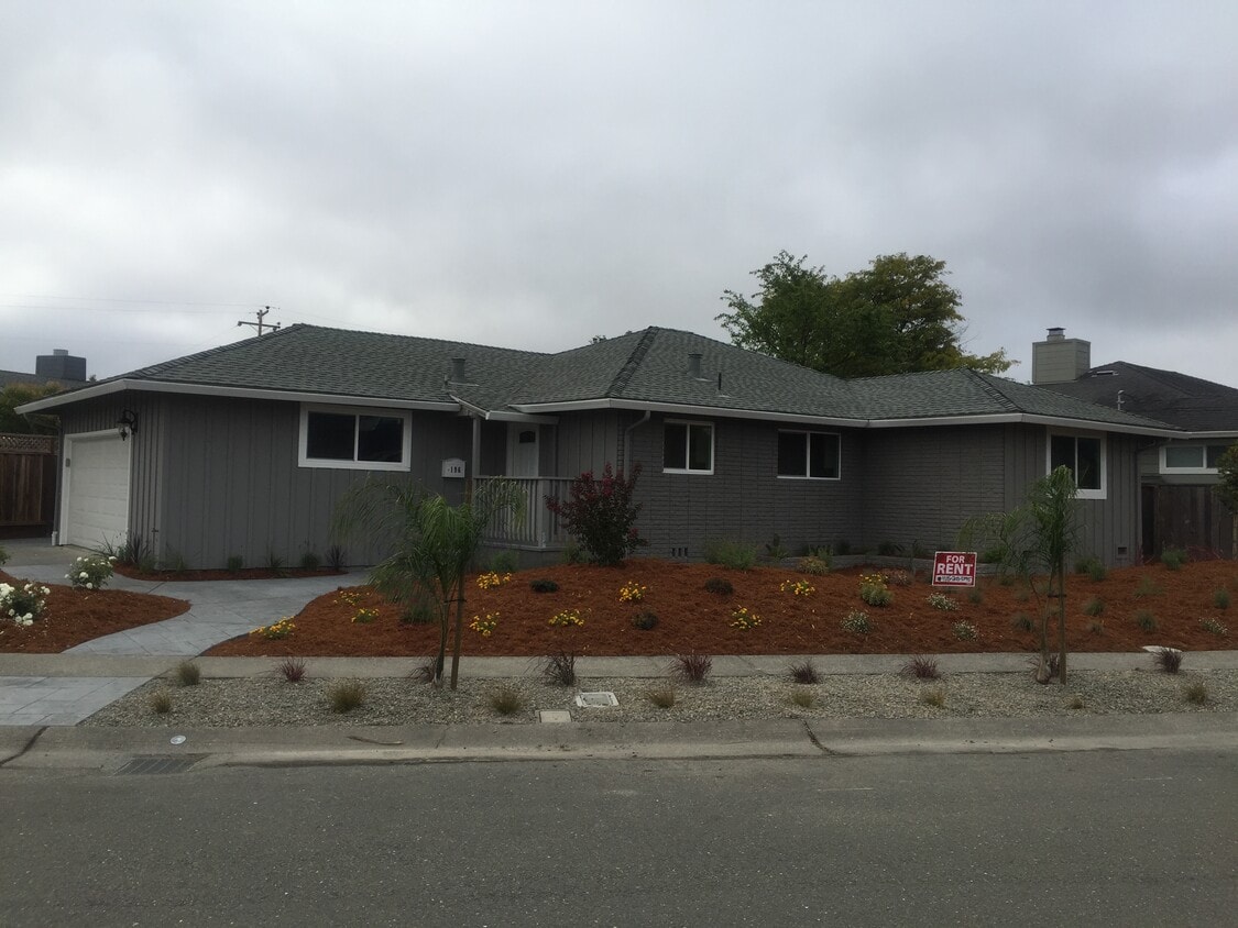 196 Golden Hind Psge, Corte Madera, CA 94925 House Rental in Corte