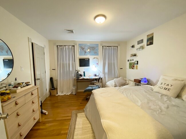 Building Photo - 7 Oswald St