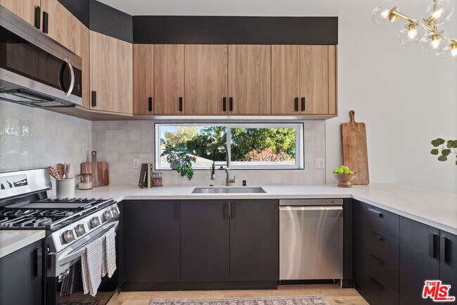 Foto del edificio - 10825 Hartsook St