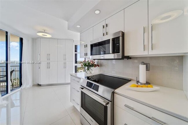 Foto del edificio - 4000 Towerside Terrace