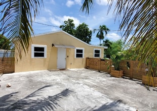 Building Photo - 9480 Independence Rd